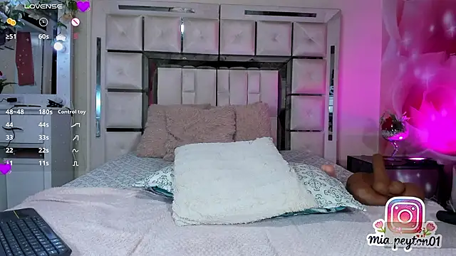 mia_peyton webcam