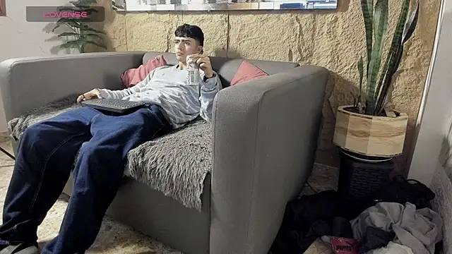 elliot_colton webcam