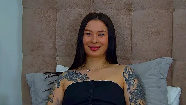 AlexandraBloom webcam