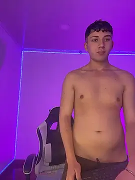 oliver_kyy - Oliver_kyy's free webcam - UK Sex Cams