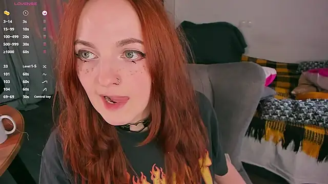 Alice_CutePerv webcam