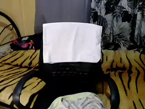 lovelyxmorena webcam stripchat model stream image