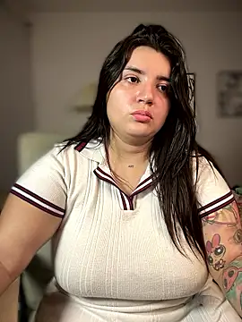 horny_roomiess webcam