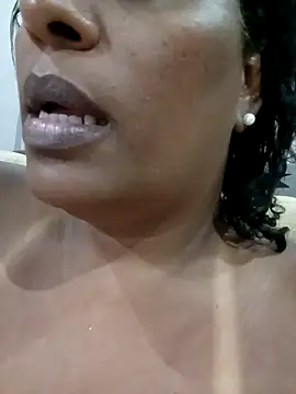 Maliaebonyfetish webcam