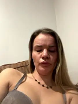 Cutebrowneyes_ webcam