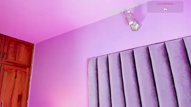 Little_Angelica18 webcam