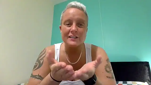 Bendoverbetty3 webcam