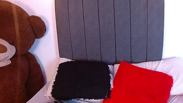 emadelacroix (F teen) - play dildo