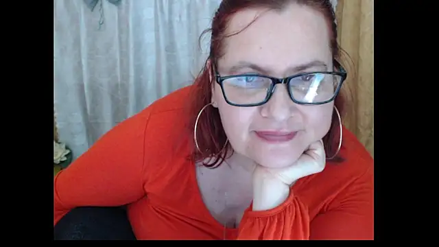 PlayfullMature webcam