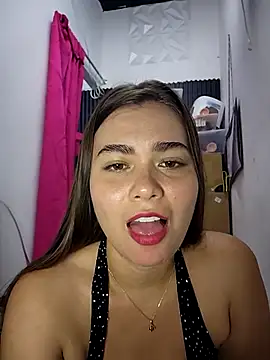 rapunzel069 (F young) - 3 fingers in my pussy