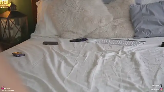 Alyonaqueen_ webcam