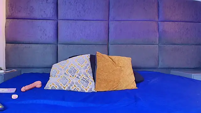 IsabellaWithe_27 webcam