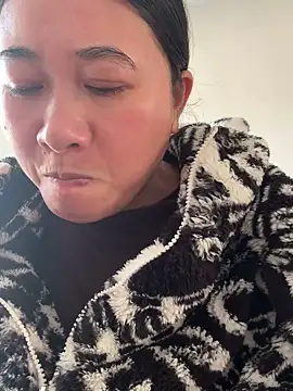 美女daaqnn在线直播