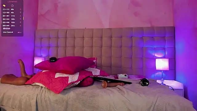 Mariana_sweetest webcam