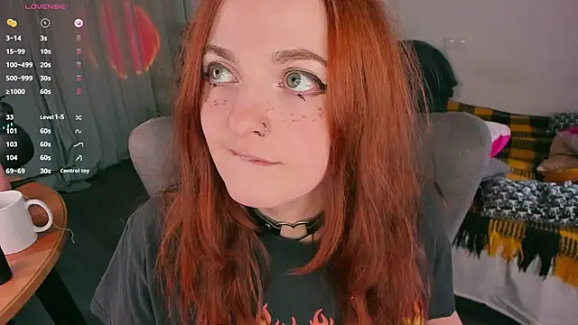 Alice_CutePerv webcam