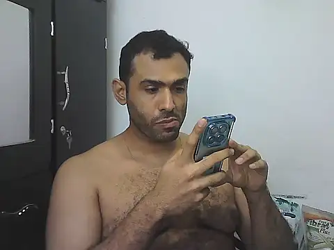 AlphaLatinoBear webcam