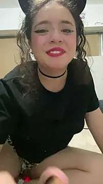 lucy_yupisweet (F young) - Tomar una copa de vino 😝