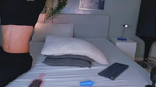 NickiWestt___ webcam