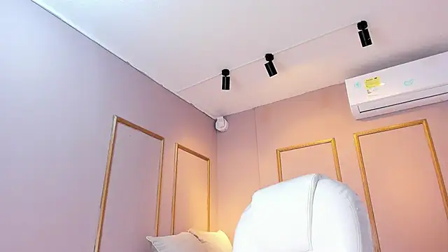 NahimiThompson webcam