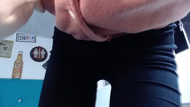 lili_roussi (Ask my age) - cum face