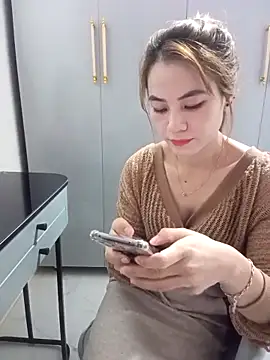 Llabi2k webcam stripchat model stream image