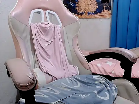 mistress_bigcockts (T milf) - lets me explode my hot cum in your mouth