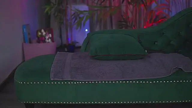 GinaValentinna webcam