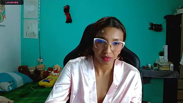 sensitive_brunette webcam