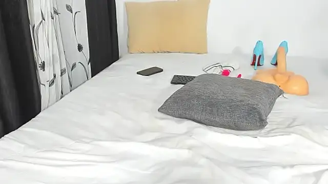 CREAMY_BUBBLEGUM webcam