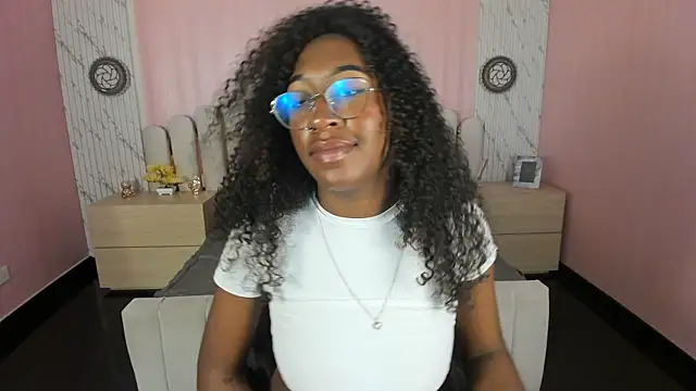 qeen_blackk - Qeen_blackk's free webcam - UK Sex Cams