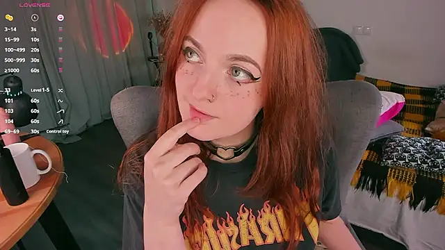 Alice_CutePerv webcam