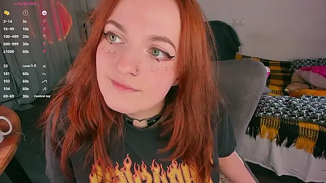 Alice_CutePerv webcam