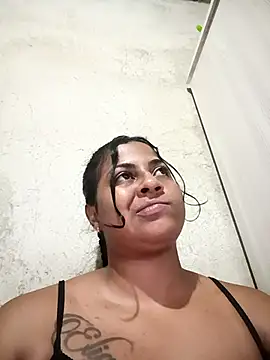 Giselabrunette25 webcam