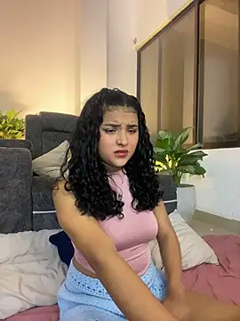 Webcam Model (ladulcemary_)  is live.Free join now!