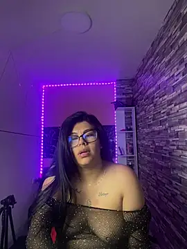 emma_petit07 - Emma_petit07's free webcam - UK Sex Cams