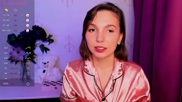 KindHazelHere_ webcam