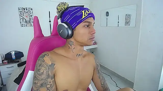 Leonard_Price webcam