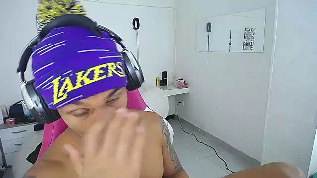 Leonard_Price webcam