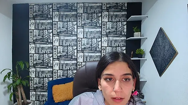 DanielaMonroe webcam