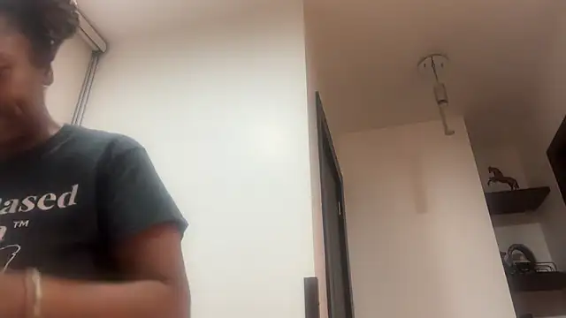 ChocolateCakeQueen webcam