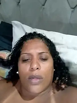 Maliaebonyfetish webcam