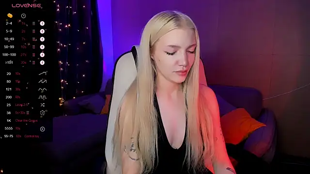 AnyaTaylor_ webcam