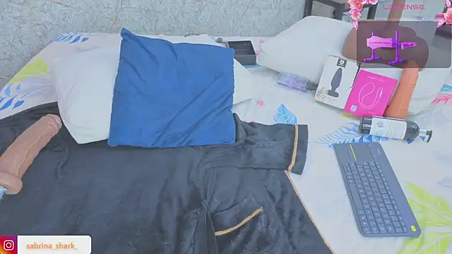 sabrina_shark_ webcam