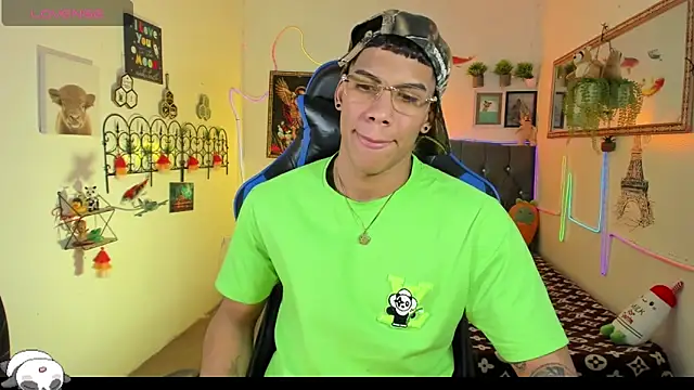 damian_latinxxx (M young) - 🤭I want to see your cock🤠