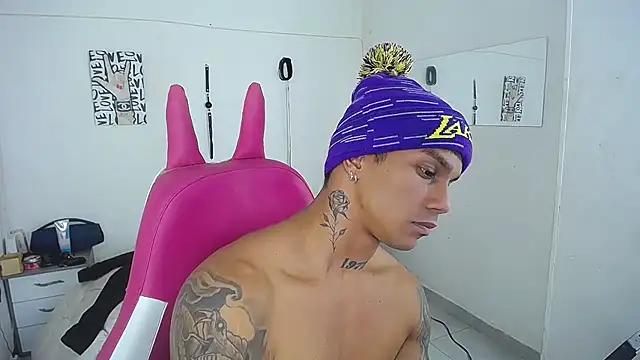 Leonard_Price webcam