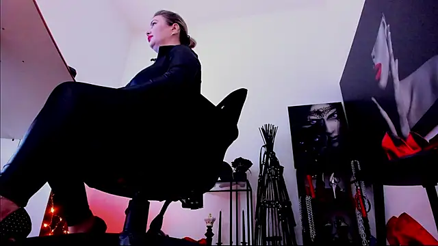 MistressDemisweet webcam