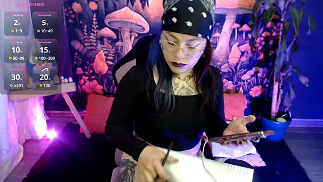 LunaBunny8 webcam stripchat model stream image