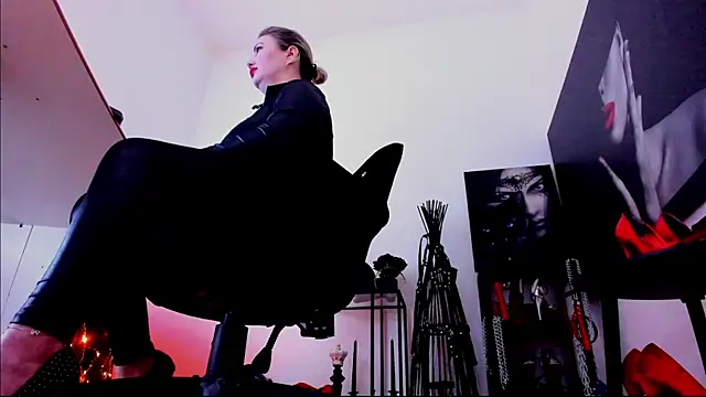 MistressDemisweet webcam
