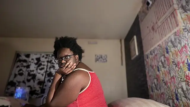 -yagurlwest - -Yagurlwest's free webcam - UK Sex Cams