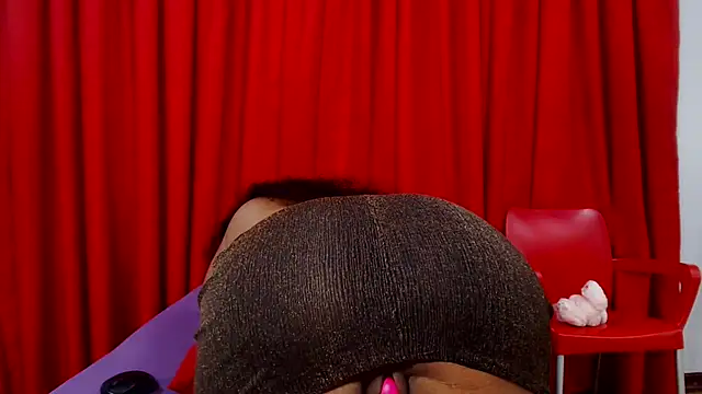 sexybustyboobs - SexyBustyBoobs's free webcam